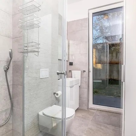 Family Friendly House With A Swimming Pool Vantacici, Krk - 19263 Semesterbostad *