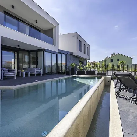Family Friendly House With A Swimming Pool Vantacici - Krk - 19263 Malinska